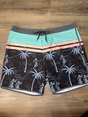 Hurley Men's Board Shorts Size 40 Hawaiian Print Hula Girls Palm Trees Aloha